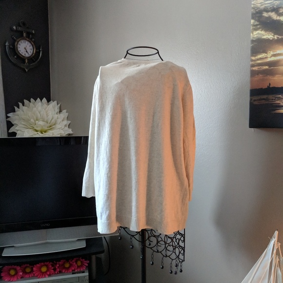 GAP Sweater! 💖 - Picture 2 of 3